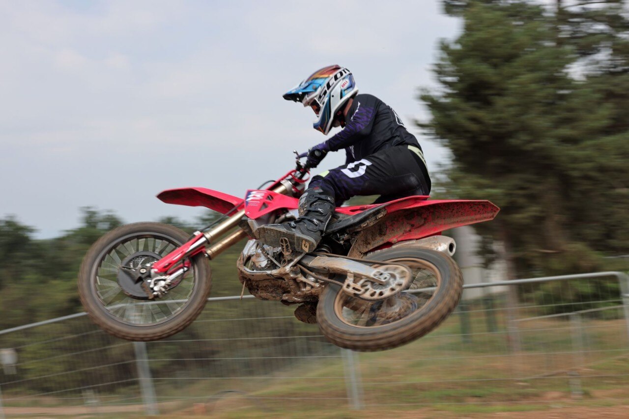 Prova Honda CRF 250R e CRF450R  2025: sempre più su!